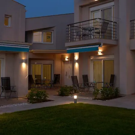 Yalos Maisonettes Tatil Evi Skala Sotiros