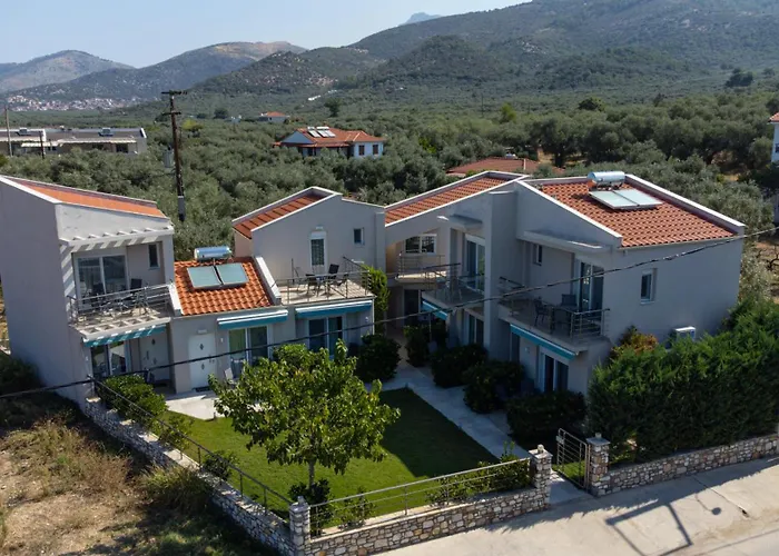 Yalos Maisonettes Case de vacanță Skala Sotiros