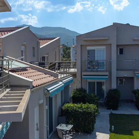 Yalos Maisonettes בית נופש *