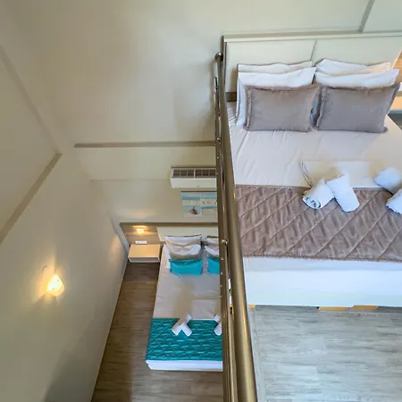 Yalos Maisonettes * 스칼라소티로스