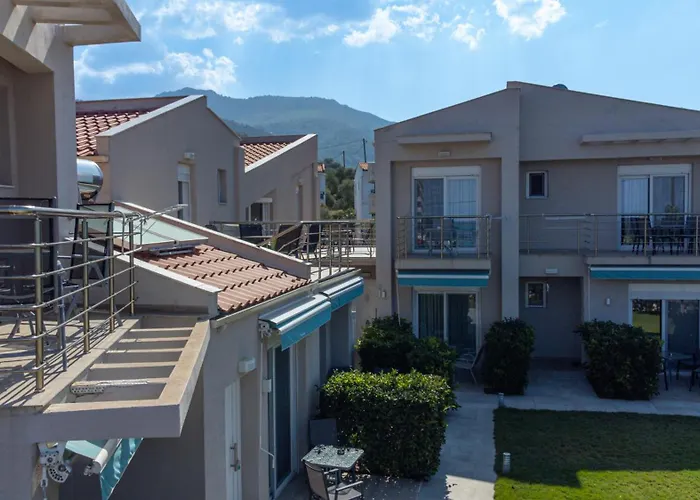 Yalos Maisonettes בית נופש *