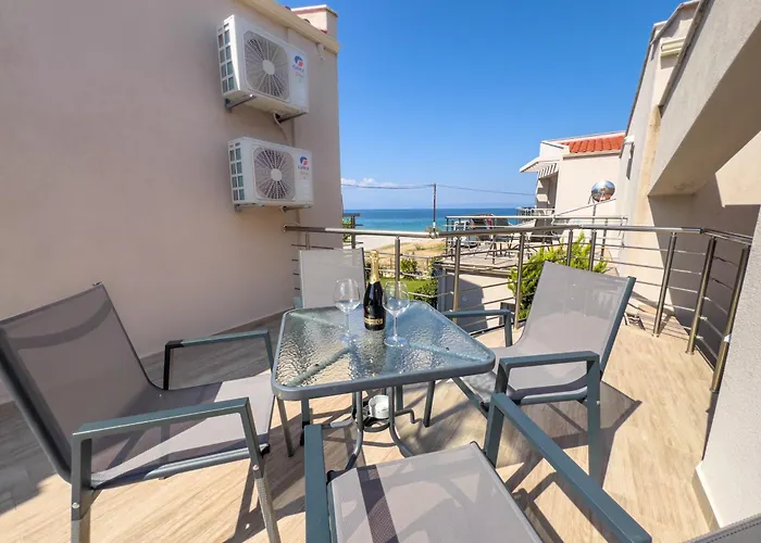 Yalos Maisonettes *