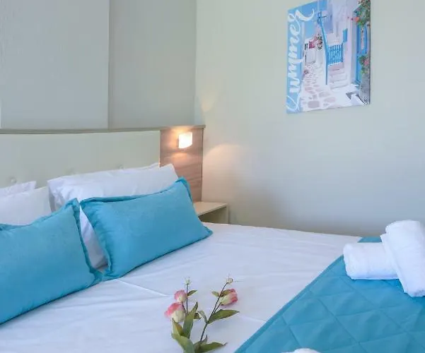Yalos Maisonettes 펜션 *